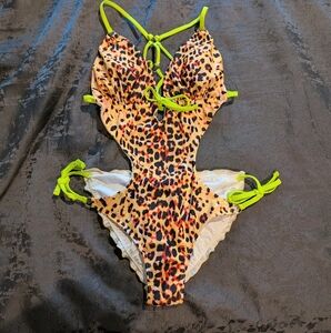 Sexy One Piece Swimsuit Venus Monokini NEW Cut out Strappy 12  L Tie Side Leopar